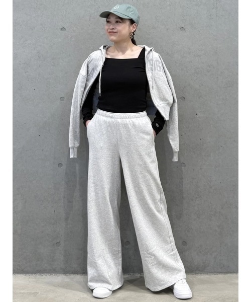 GAP(ギャップ)の「フレンチテリー オーバーサイズ GAP1969ロゴ ジップアップパーカー(パーカー・レディース・ピンク/ブラック/グレー/ブルー・XL/L/S/XS/XXS/M)」の18枚目の写真