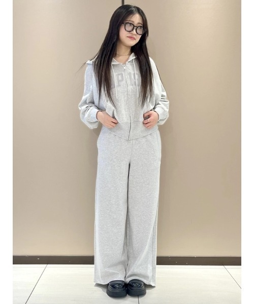 GAP(ギャップ)の「フレンチテリー オーバーサイズ GAP1969ロゴ ジップアップパーカー(パーカー・レディース・ピンク/ブラック/グレー/ブルー・XL/L/S/XS/XXS/M)」の19枚目の写真