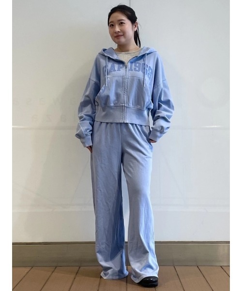 GAP(ギャップ)の「フレンチテリー オーバーサイズ GAP1969ロゴ ジップアップパーカー(パーカー・レディース・ピンク/ブラック/グレー/ブルー・XL/L/S/XS/XXS/M)」の17枚目の写真