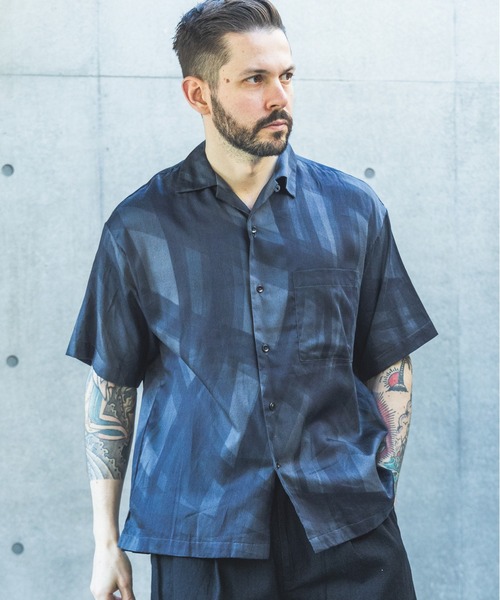 MR.OLIVE（ミスターオリーブ）の「ABSTRACT CHECK / SHORT/S OPEN COLLAR SHIRT /M261130（シャツ/ブラウス・メンズ・ブラック/レッド・SMALL/MEDIUM/LARGE）」の4枚目の写真