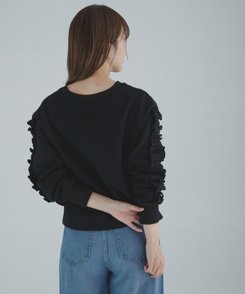 URBAN RESEARCH Sonny Label(アーバンリサーチサニーレーベル)の「『WEB限定』フリルスリーブスウェットプルオーバー(スウェット・レディース・オートミール/スミクロ・FREE)」の5枚目の写真