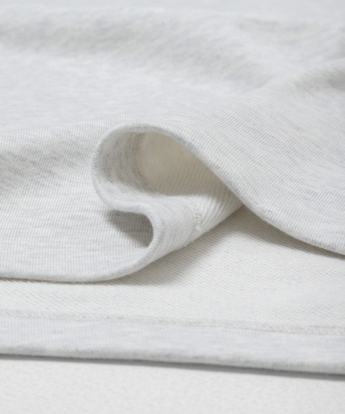 URBAN RESEARCH Sonny Label(アーバンリサーチサニーレーベル)の「『WEB限定』フリルスリーブスウェットプルオーバー(スウェット・レディース・オートミール/スミクロ・FREE)」の22枚目の写真