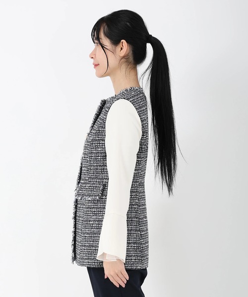 STRAWBERRY-FIELDS（ストロベリーフィールズ）の「ナチュラルファンシー_ツイードジレ（ノーカラージャケット・レディース・ベージュ/ネイビー系・2）」の4枚目の写真