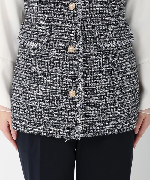 STRAWBERRY-FIELDS（ストロベリーフィールズ）の「ナチュラルファンシー_ツイードジレ（ノーカラージャケット・レディース・ベージュ/ネイビー系・2）」の9枚目の写真
