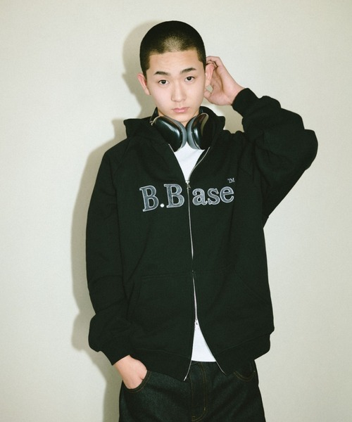 BROKEN BASE（ブロークンベース）の「B.Base Glitter Double-Zip Hoodie / B.Base グリッターダブルジップフーディー（パーカー・メンズ・ブラック/グレー/ネイビー/レッド・LARGE/MEDIUM/SMALL）」の2枚目の写真