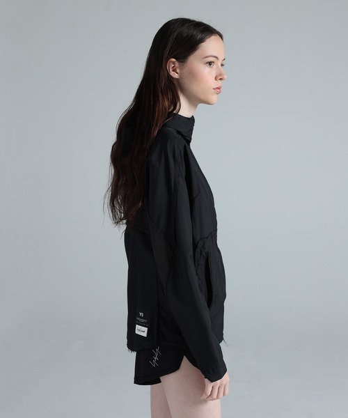 Y-3(ワイスリー)の「Y-3 RUNNING JACKET(ブルゾン・レディース・ブラック・X-SMALL/SMALL/MEDIUM/XX-SMALL)」の2枚目の写真