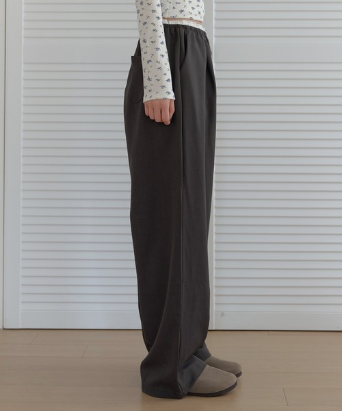 UNE MANSION（ユヌマンション）の「【2026SS新作アイテム】バイカラーウエストレースストリングゴムレイヤードワイドスラックス（スラックス・レディース・チャコール/ベージュ/ブラック・FREE）」の5枚目の写真