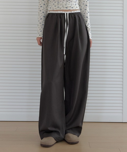 UNE MANSION（ユヌマンション）の「【2026SS新作アイテム】バイカラーウエストレースストリングゴムレイヤードワイドスラックス（スラックス・レディース・チャコール/ベージュ/ブラック・FREE）」の11枚目の写真