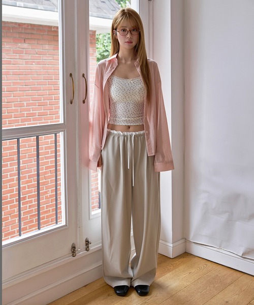 UNE MANSION(ユヌマンション)の「バイカラーウエストレースストリングゴムレイヤードワイドスラックス(スラックス・レディース・チャコール/ベージュ/ブラック・FREE)」の8枚目の写真