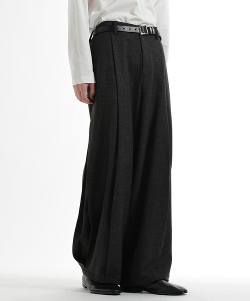 HARE(ハレ)の「ボックスタックワイドテーパードパンツ(HARE)(スラックス・メンズ・ブラック/グリーン/ベージュ・MEDIUM/SMALL)」の1枚目の写真