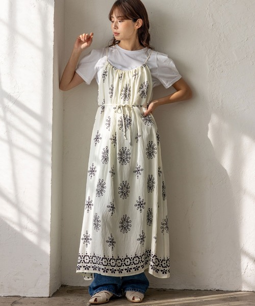 VitaFelice（ヴィータフェリーチェ）の「オリエンタル柄ロングワンピース キャミワンピース リゾート 春服（ワンピース・レディース・ブラック/アイボリー・FREE）」の9枚目の写真