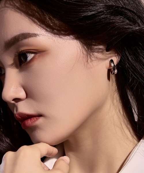Lyvi(ライビィ)の「Layered Form Hoops Pierce / 金属アレルギー対応(ピアス(両耳用)・レディース・シルバー/ゴールド・FREE)」の4枚目の写真