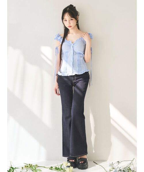 EATME（イートミー）の「レースアップフレアデニムパンツ（デニムパンツ・レディース・インディゴブルー/ライトブルー/ブラック・MEDIUM/SMALL）」の4枚目の写真