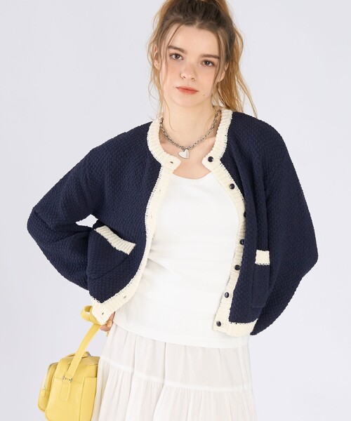 To b. by agnes b.(トゥービーバイアニエスベー)の「バイカラー ニット カーディガン(カーディガン/ボレロ・レディース・ネイビー・FREE)」の2枚目の写真