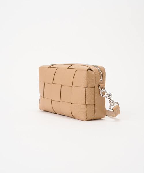 IACUCCI（イアクッチ）の「【予約】ベルタ XS CERVO（ショルダーバッグ・レディース・キャメル/ホワイト/ブラック/イエロー・FREE）」の19枚目の写真