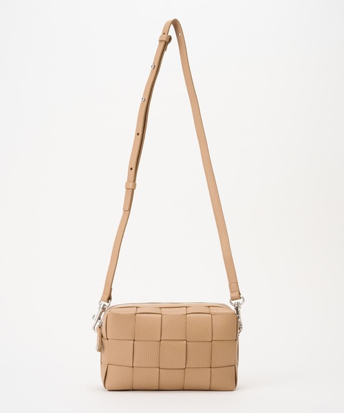 IACUCCI（イアクッチ）の「【予約】ベルタ XS CERVO（ショルダーバッグ・レディース・キャメル/ホワイト/ブラック/イエロー・FREE）」の21枚目の写真