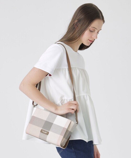 BLUE LABEL CRESTBRIDGE（ブルーレーベルクレストブリッジ）の「クレストブリッジチェックPVCミニショルダー（ショルダーバッグ・レディース・ベージュ系その他/レッド/ピンク系その他3/ブルー・FREE）」の5枚目の写真