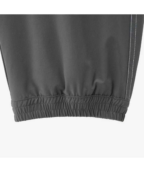 MIZUNO(ミズノ )の「MIZUNO LOOSE-FIT TRACK PANTS(ミズノ ルーズフィットトラックパンツ)(スウェットパンツ・メンズ・チャコールグレー/ブラック・X-LARGE/LARGE/MEDIUM)」の12枚目の写真