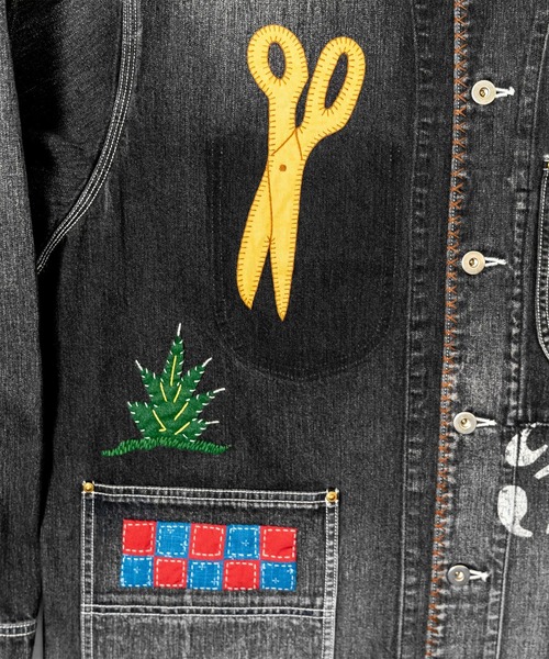 KHOKI（コッキ）の「【KHOKI/コッキ】Hand-Embroidered Denim Coverall（デニムジャケット・メンズ・ブラック/インディゴブルー・3/2）」の7枚目の写真