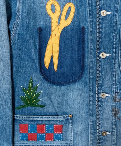 KHOKI（コッキ）の「【KHOKI/コッキ】Hand-Embroidered Denim Coverall（デニムジャケット・メンズ・ブラック/インディゴブルー・3/2）」の11枚目の写真