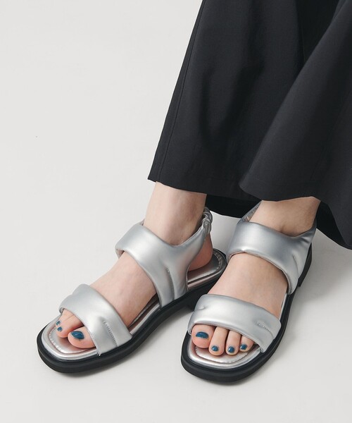 BEAUTY&YOUTH UNITED ARROWS（ビューティーアンドユースユナイテッドアローズ）の「プク ステッチ サンダル（サンダル・レディース・シルバー/オリーブ/ブラック・M/S）」の3枚目の写真