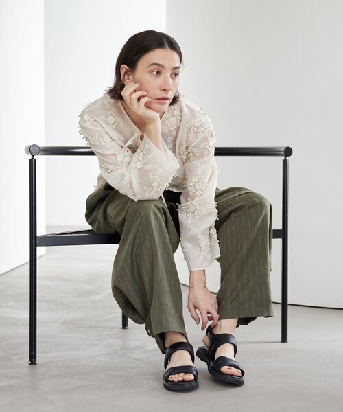 BEAUTY&YOUTH UNITED ARROWS（ビューティーアンドユースユナイテッドアローズ）の「プク ステッチ サンダル（サンダル・レディース・シルバー/オリーブ/ブラック・M/S）」の18枚目の写真