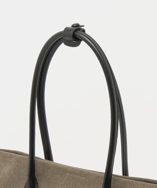 UNITED ARROWS(ユナイテッドアローズ)の「キャンバス ワイド トートバッグ(トートバッグ・レディース・ダークグレー/モカ・FREE)」の18枚目の写真