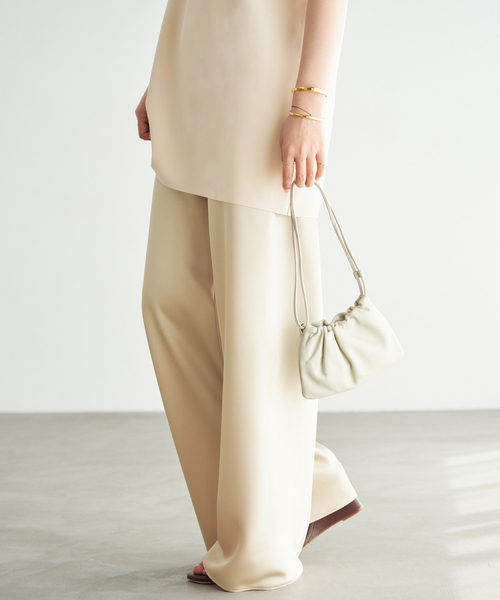 plage(プラージュ)の「Satin Bias Relax パンツ(その他パンツ・レディース・チャコールグレー/ブラック/ベージュ・34/36/38)」の16枚目の写真