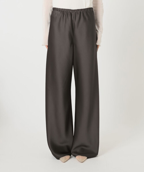 plage(プラージュ)の「Satin Bias Relax パンツ(その他パンツ・レディース・チャコールグレー/ブラック/ベージュ・34/36/38)」の8枚目の写真