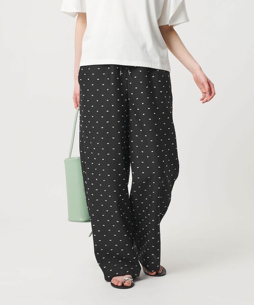 BEAUTY&YOUTH UNITED ARROWS(ビューティーアンドユースユナイテッドアローズ)の「【WEB限定 Wardrobe DAILY MINIMAL】ドビードット イージーパンツ ウォッシャブル(その他パンツ・レディース・モカ/ブラック・S/M)」の1枚目の写真