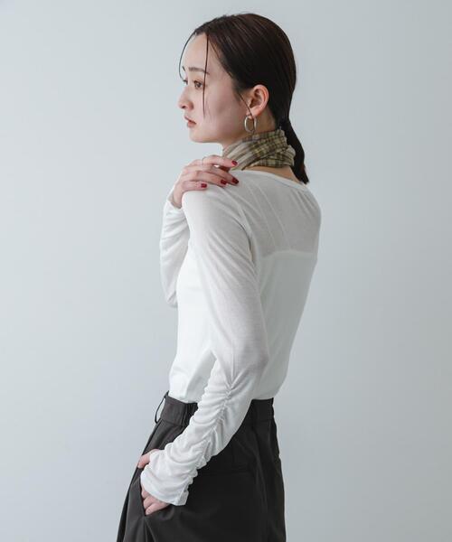 SENSE OF PLACE by URBAN RESEARCH（センスオブプレイスバイアーバンリサーチ）の「Uネックピスネームシアートップ（Tシャツ/カットソー・レディース・オフホワイト/ブラック/ライトブルー・ONE）」の5枚目の写真