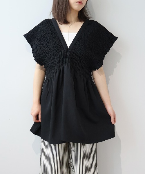 leswel(レスウェル)の「【M/L】Vネックシャーリングチュニック(シャツ/ブラウス・レディース・ベージュ/ブラック・M/L)」の6枚目の写真