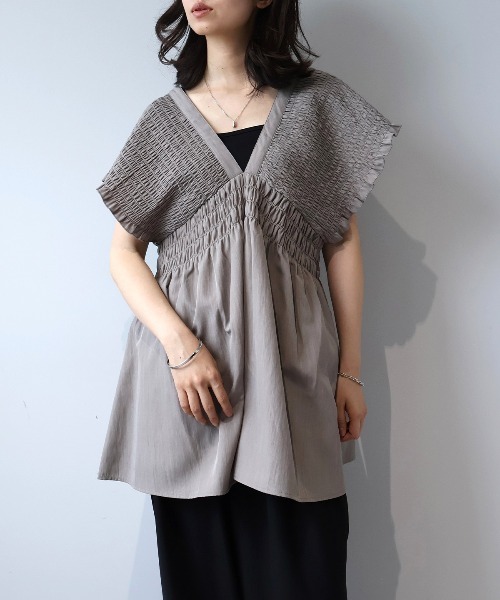 leswel(レスウェル)の「【M/L】Vネックシャーリングチュニック(シャツ/ブラウス・レディース・ベージュ/ブラック・M/L)」の11枚目の写真