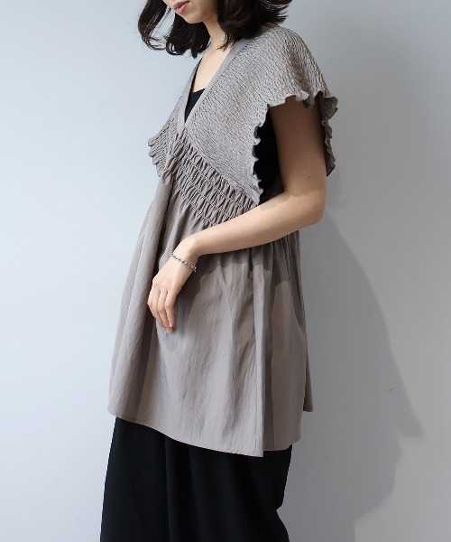 leswel(レスウェル)の「【M/L】Vネックシャーリングチュニック(シャツ/ブラウス・レディース・ベージュ/ブラック・M/L)」の12枚目の写真