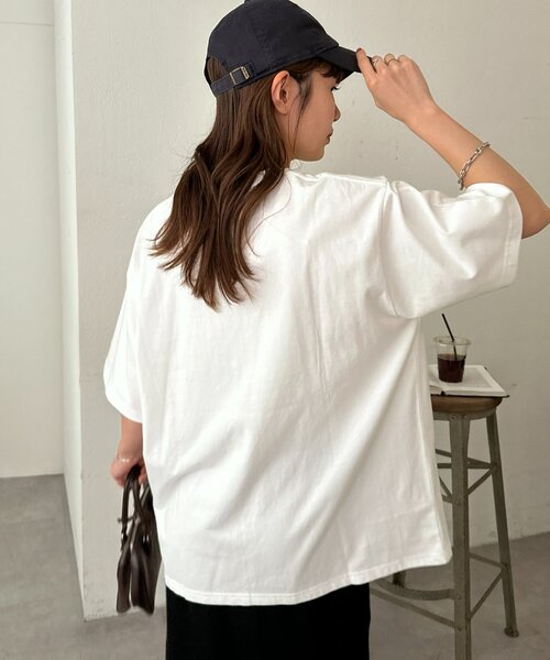 DISCOAT(ディスコート)の「【Enlude】アソートクラシックカーグラフィックTシャツ《ユニセックス》(Tシャツ/カットソー・レディース・ネイビー/チャコールグレー/オフホワイト/ライトベージュ・FREE)」の9枚目の写真