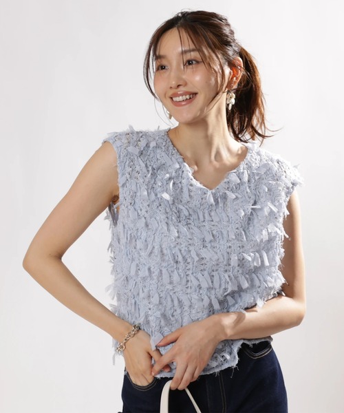 JUSGLITTY(ジャスグリッティー)の「ふさふさクロップドブラウス(シャツ/ブラウス・レディース・ブラック/ライトブルー/オレンジ系その他/オフホワイト・2/1)」の18枚目の写真