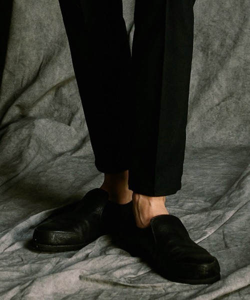 wjk（ダヴルジェイケイ）の「mko13608- combination slip-on shoes コンビネーションスリッポン(8994 bt51j)（スリッポン・メンズ・ブラック・41/42/43）」の3枚目の写真