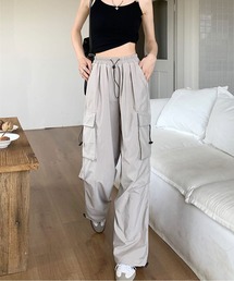 INASTUDIOS（イーナストゥディオス）の「ビッグポケット ドローストリング ワイドカーゴパンツ レディース（カーゴパンツ）」