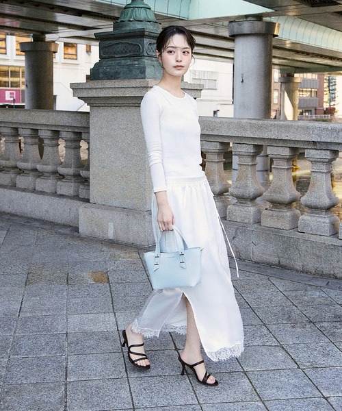 CHARLES & KEITH(チャールズ & キース)の「Arden アーデン サテン ウェイビーヒールミュール(サンダル・レディース・ブラック系その他2/ブラウン系その他7・23cm/23.5cm/24.5cm/25cm/25.5cm/22.5cm)」の3枚目の写真