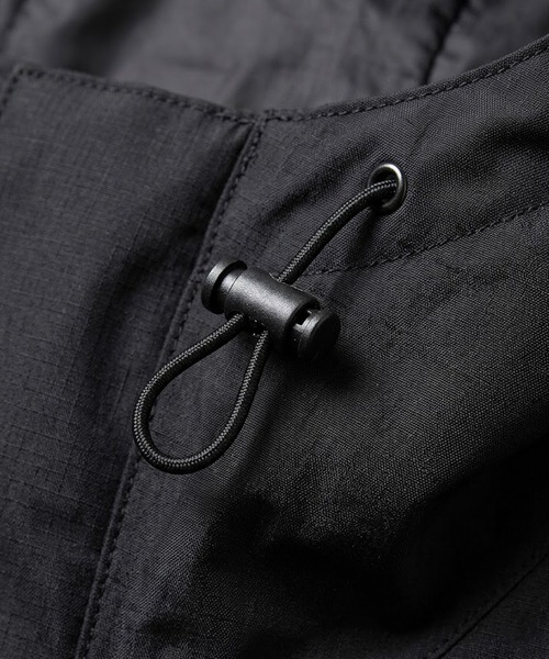 THE NORTH FACE(ザノースフェイス)の「THE NORTH FACE 2トーン マウンテンパーカー(マウンテンパーカー・メンズ・カーキ/ブラック/ネイビー/グレー・MEDIUM/X-LARGE/LARGE/SMALL)」の10枚目の写真