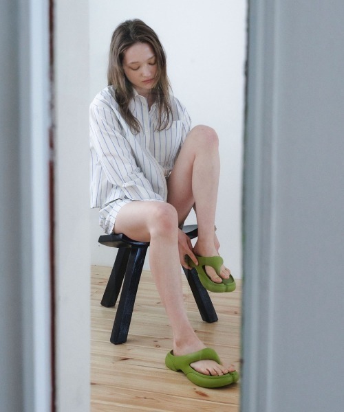 PAES（ペイズ）の「FLIPFLOP 02　212（サンダル・メンズ・カーキ・28.0cm/27.0cm/26.0cm/25.0cm/24.0cm/23.0cm/29.0cm）」の2枚目の写真