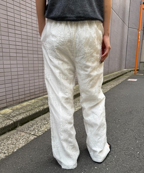 AIC.(エーアイシー)の「エンブロイダリーイージーパンツ(その他パンツ・レディース・ブラック/ブラウン/オフホワイト・FREE)」の6枚目の写真