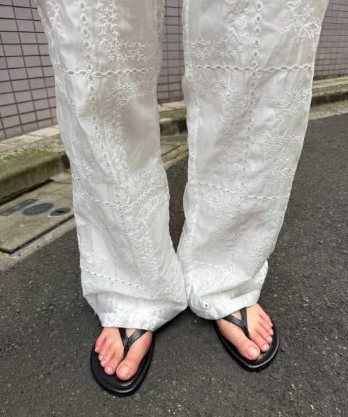 AIC.(エーアイシー)の「エンブロイダリーイージーパンツ(その他パンツ・レディース・ブラック/ブラウン/オフホワイト・FREE)」の8枚目の写真