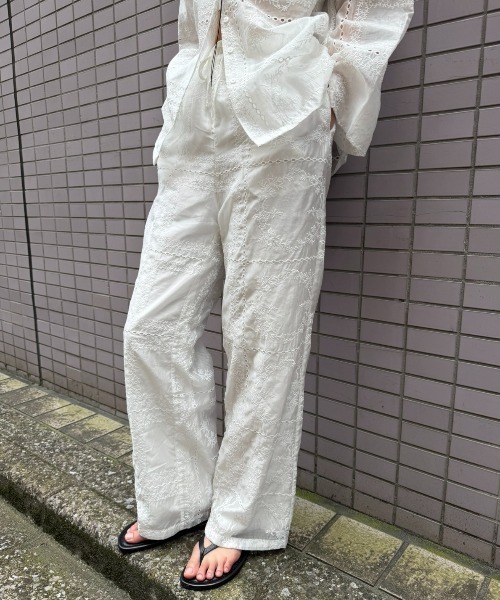 AIC.(エーアイシー)の「エンブロイダリーイージーパンツ(その他パンツ・レディース・ブラック/ブラウン/オフホワイト・FREE)」の12枚目の写真