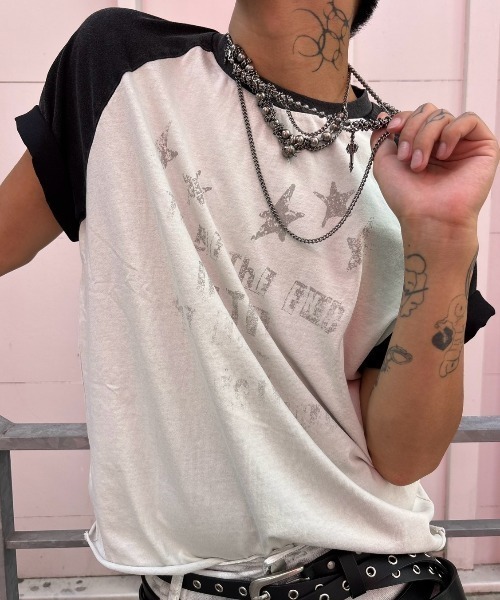 Never mind the XU（ネバーマインドザエックスユー）の「【Never mind the XU】star print raglan T-shirt / 【ネバーマインド ザ エックスユー】スタープリントラグラン半袖Tシャツ（Tシャツ/カットソー・メンズ・ホワイト/ブラック・M）」の2枚目の写真