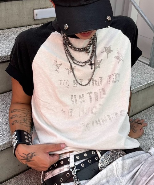 Never mind the XU（ネバーマインドザエックスユー）の「【Never mind the XU】star print raglan T-shirt / 【ネバーマインド ザ エックスユー】スタープリントラグラン半袖Tシャツ（Tシャツ/カットソー・メンズ・ホワイト/ブラック・M）」の6枚目の写真