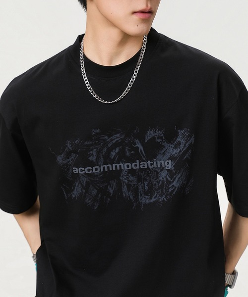 TOBEE(トゥビー)の「【TOBEE】オーバーサイズ ロゴプリント 半袖Tシャツ(Tシャツ/カットソー・メンズ・ブラック/ブラック系その他/ブラウン/ワインレッド/ホワイト/ホワイト系その他・X-LARGE/LARGE/MEDIUM)」の4枚目の写真