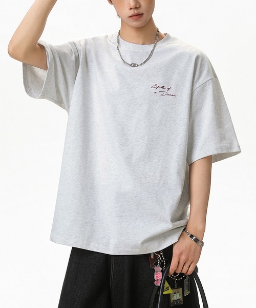 TOBEE(トゥビー)の「【TOBEE】オーバーサイズ ロゴプリント 半袖Tシャツ(Tシャツ/カットソー・メンズ・ブラック/ブラック系その他/ブラウン/ワインレッド/ホワイト/ホワイト系その他・X-LARGE/LARGE/MEDIUM)」の2枚目の写真