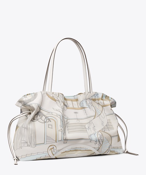 TORY BURCH(トリーバーチ)の「エラ プリント ドローストリング トートバッグ(トートバッグ・レディース・ベージュ・ONE SIZE)」の2枚目の写真