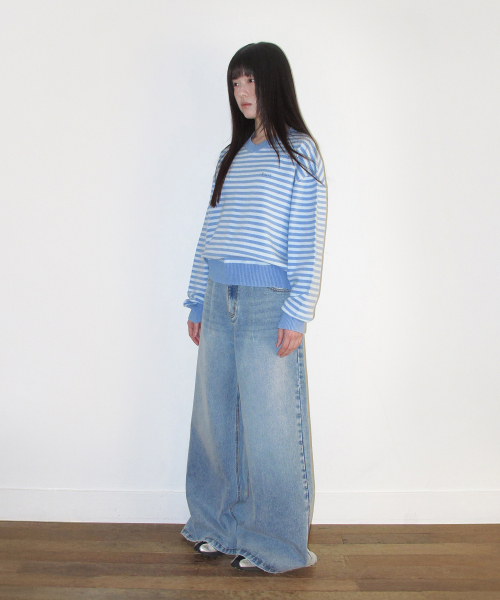 AMESWORLDWIDE(アメスワールドワイド)の「FLARED DENIM PANTS LIGHT BLUE(デニムパンツ・レディース・その他・SMALL/MEDIUM/LARGE)」の4枚目の写真